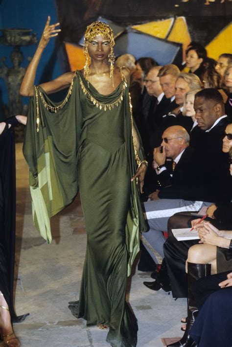 Iconic Fashion Moments: Dior Fall 1997 Collection 